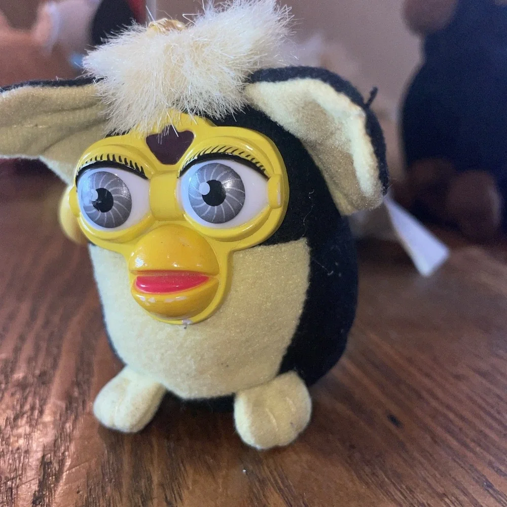 vintage 1995 WORKING‎ Black Furby keychain hook Gray Eyes (needs Batteries)